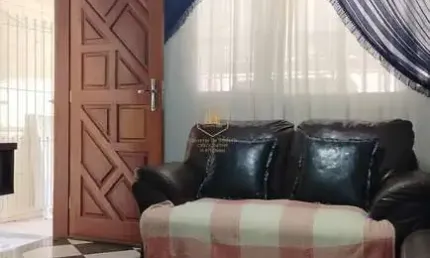 Casa Térrea com 2 dormitórios à venda por R$ 325.000