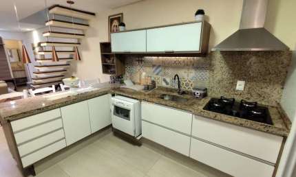 Casa com 3 quartos (1 suíte)  à venda ,por R$ 820.000