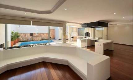 Casa à venda com 4 dormitórios( 2 suítes) por R$ 1.390.000,