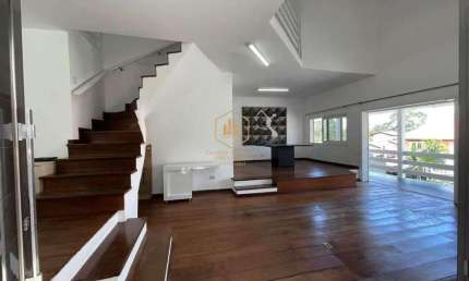Casa com 5 Quartos ( 3Suítes) à Venda, por R$ 1.800.000