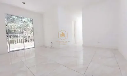 Apartamento com 3 dormitórios à venda, 65 m² por R$ 260.000
