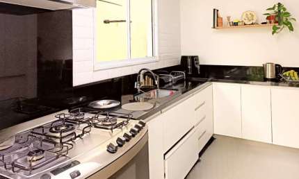 CASA A VENDA COM 3 DORM(1 SUÍTE), BOSQUES DA VILA - COTIA