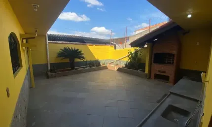 Locação Residencial ou Comercial – Casa Térrea Ampla e Bem Localizada!
