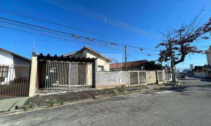 Casa com 4 dormitórios à venda, 170 m² por R$ 800.000,00 - Vila Jaboticabeira - Taubaté/SP