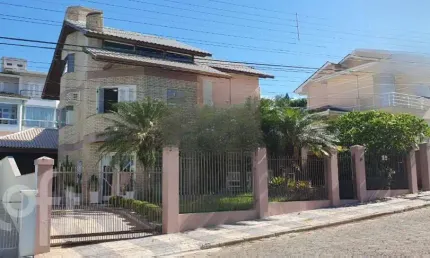 Casa em condomínio fechado com 4 quartos à venda na Rua Laélia Purpurata, 96, João Paulo, Florianópolis, 412 m2 por R$ 2.470.000