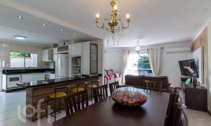 Casa com 7 quartos à venda na Rua Prefeito Dib Cherem, 236, Coloninha, Florianópolis, 359 m2 por R$ 1.100.000