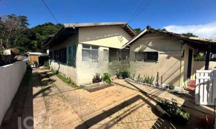 Casa com 3 quartos à venda na Avenida das Rendeiras, 1134, Dunas da Lagoa, Florianópolis, 250 m2 por R$ 850.000