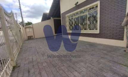 Casa com 5 quartos para alugar no Crispim, Pindamonhangaba  por R$ 3.500