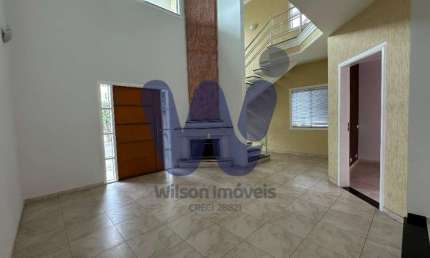 Casa de luxo em condomínio: 4 quartos, 1 suíte, 2 salas, 4 banheiros, 4 vagas, 256m² em Pindamonhangaba-SP!