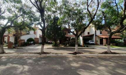 Casa com 4 dormitórios à venda - Jardim São Carlos - Sorocaba/SP