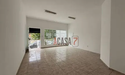 Casa comercial com 4 salas para alugar no Centro, Sorocaba 