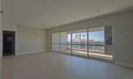 Imóvel para venda possui 165 metros quadrados com 3 quartos em Centro - Cambé - PR