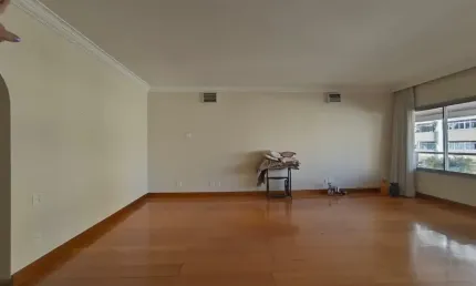 Edificio eldorado - 3 suites - 2 vagas - andar baixo (precisa de reforma).