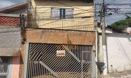 Sobrado 3 dormitórios, 1 suíte, 2 vagas com piscina e quintal- Jd. Catanduva