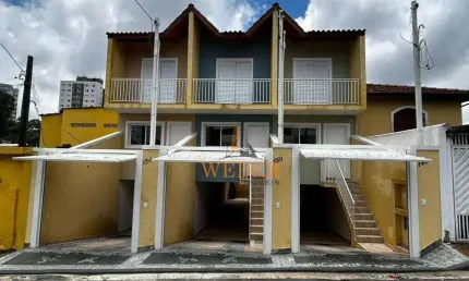 Sobrado com 3 Quartos e 3 banheiros à Venda, 135 m² por R$ 699.000