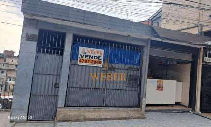 Casa com ponto comercial na frente e excelente  valor