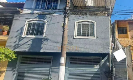 Oportunidade para investidores. Imóvel com 3 casas.