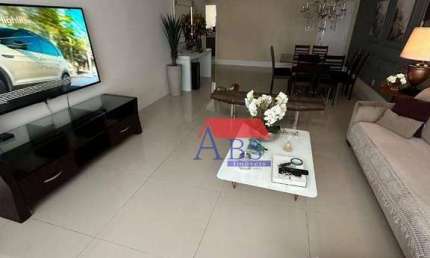 Apartamento 03 dormitorios com dep de empregada em Santos