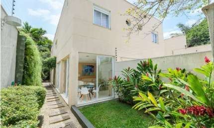 Casa tipo para venda com 3 quartos, sendo 3 suítes, 480m²