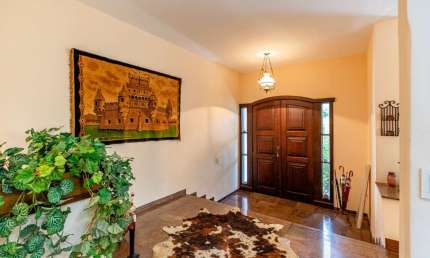 Casa tipo para venda com 3 quartos, sendo 1 suíte, 388m²
