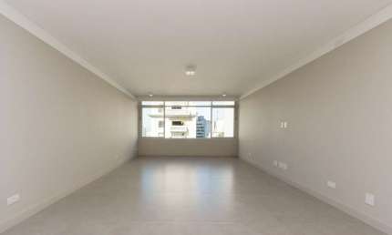 Apartamento tipo para venda com 4 quartos, sendo 1 suíte, 212m²