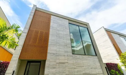 Casa em condomínio para venda com 3 quartos, sendo 3 suítes, 620m²