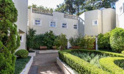 Casa em condomínio para venda com 4 quartos, sendo 4 suítes, 550m²