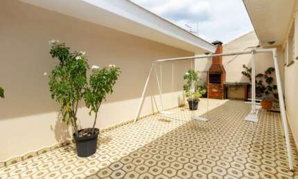 Casa tipo para venda com 3 quartos, sendo 1 suíte, 242m²
