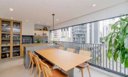 Apartamento tipo para venda com 4 quartos, sendo 3 suítes, 150m²