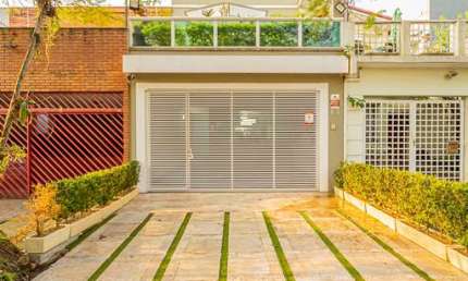 Sobrado para venda com 5 quartos, sendo 1 suíte, 231m²