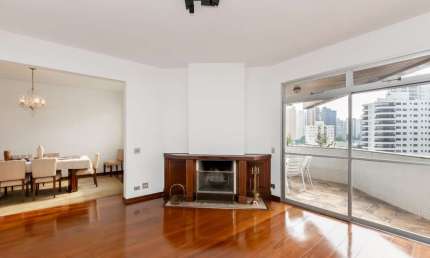 Apartamento tipo para venda com 4 quartos, sendo 2 suítes, 244m²