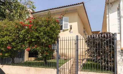 Casa tipo para venda com 3 quartos, sendo 1 suíte, 150m²