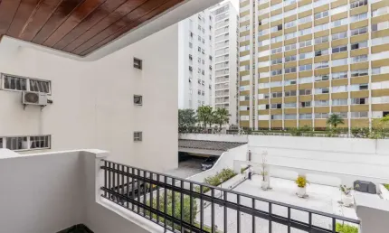 Duplex para venda com 5 quartos, sendo 5 suítes, 400m²