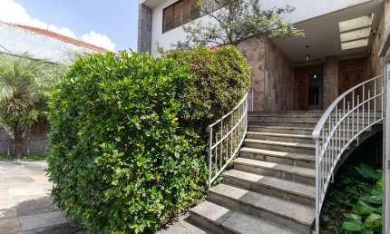 Casa tipo para venda em Vila Carrão com 3 quartos, sendo 3 suítes, 382m²