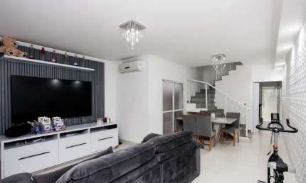 Sobrado para venda com 3 quartos, sendo 3 suítes, 155m²