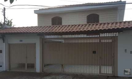 Sobrado para venda com 4 quartos, sendo 1 suíte, 235m²