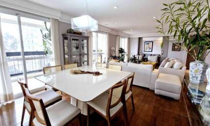 Apartamento tipo para venda com 4 quartos, sendo 4 suítes, 250m²