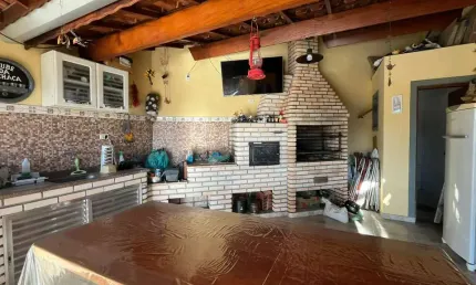 Sobrado para venda em Chácara Inglesa com 4 quartos, sendo 2 suítes, 196m²