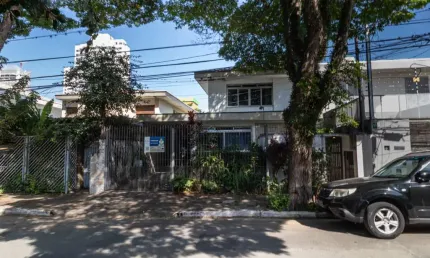 Sobrado para venda em Moema com 5 quartos, sendo 1 suíte, 209m²
