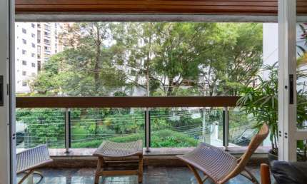 Apartamento tipo para venda com 4 quartos, sendo 4 suítes, 232m²