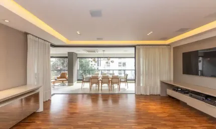 Apartamento tipo para venda em Moema com 4 quartos, sendo 3 suítes, 184m²