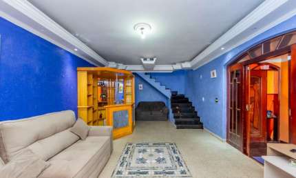 Sobrado para venda com 3 quartos, sendo 1 suíte, 250m²