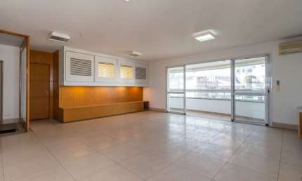Apartamento tipo para venda com 3 quartos, sendo 3 suítes, 230m²