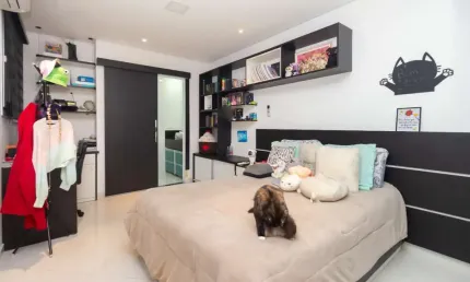 Casa tipo para venda com 4 quartos, sendo 2 suítes, 210m²