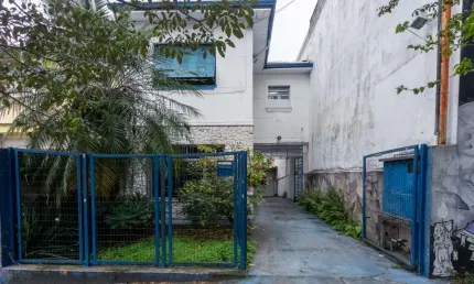 Casa à venda na Rua Conde Vicente de Azevedo, Vila Monumento, São Paulo