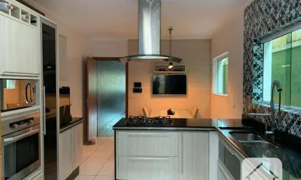 Casa com 3 quartos à venda na Rua Santa Bibiana, 346, Vila Sônia, São Paulo