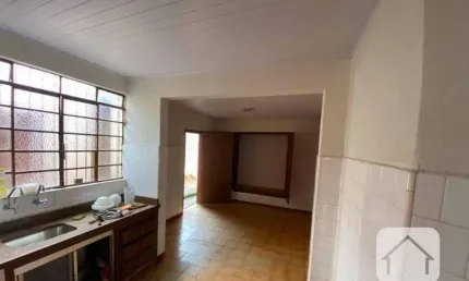 Casa com 2 quartos à venda na Avenida Independência, 117, Centro, Itatiba