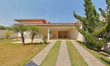 segurança 24 hs, 4 dorm. piscina,churrasqueira, aquecimento solar....,
