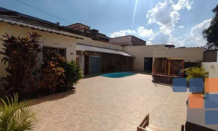 Casa com piscina à venda por R$ 750.000 - Vila Nova Vista - Sabará/MG