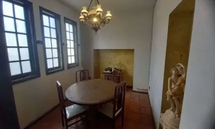 Casa com 2 dormitórios  por R$ 720.000 - Centro - Sabará/MG
